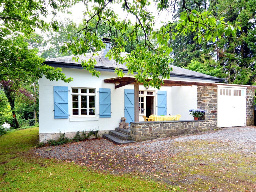 Furnished Bungalow In Monceau En Ardenne With Garden Barbecue Oizy Екстериор снимка
